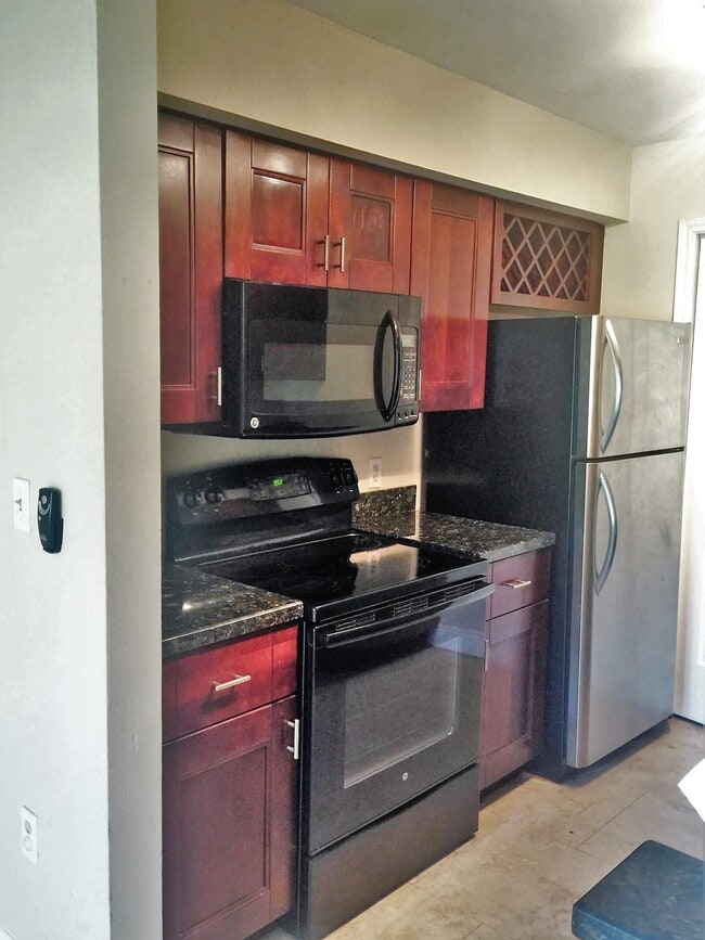 2371 NW 33rd St