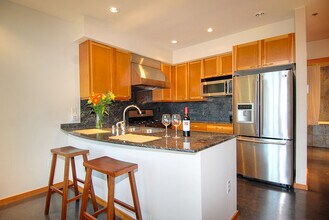 1760 N Northlake Way, Unit 126 in Seattle, WA - Foto de edificio - Building Photo