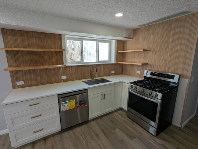 28600 W Grass Lake Rd in Spring Grove, IL - Building Photo - Building Photo