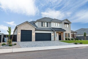 5291 W 1930 S in Hurricane, UT - Building Photo