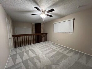 1615 Wycombe St in San Antonio, TX - Foto de edificio - Building Photo
