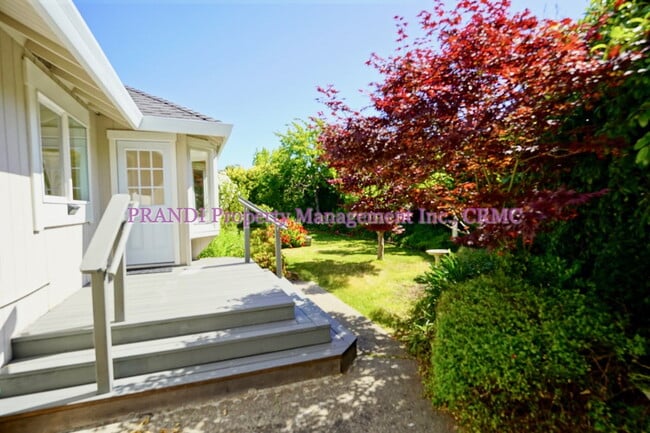 property at 690 Riviera Cir