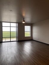 The New York at Park Place in Coralville, IA - Building Photo - Interior Photo