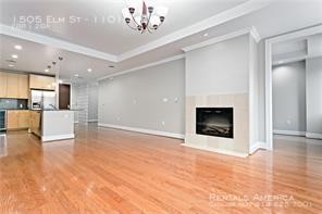 1505 Elm St in Dallas, TX - Foto de edificio