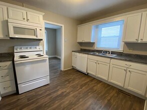 1409 S Kickapoo Ave in Springfield, MO - Building Photo - Building Photo