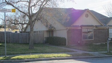 2829 Springhaven Ct in Bedford, TX - Building Photo - Building Photo