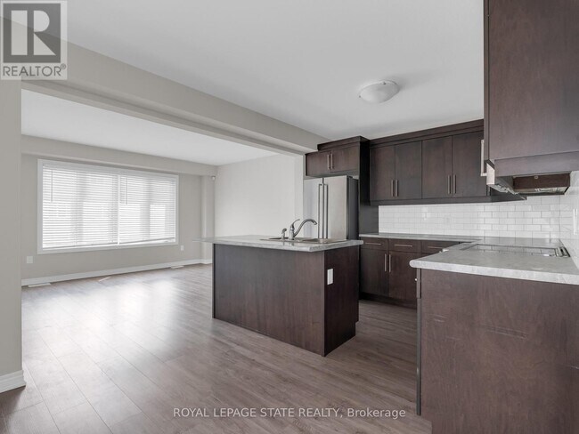 9573 Tallgrass Ave in Niagara Falls, ON - Building Photo - Building Photo