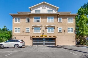 453 E O'Keefe St in East Palo Alto, CA - Building Photo