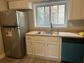 6823 N Northwest Hwy, Unit 125 in Chicago, IL - Building Photo - Building Photo