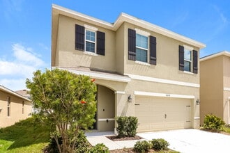 10226 Geese Trail Cir in Sun City Center, FL - Building Photo - Building Photo
