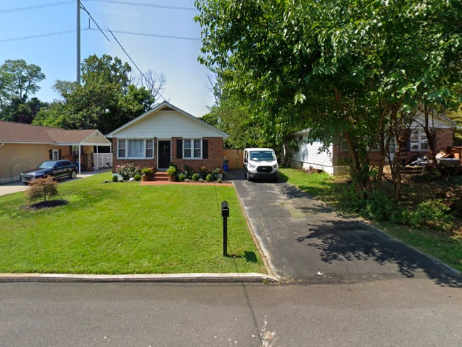 property at 203 W Rodgers St