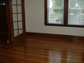 13 Falmouth Rd, Unit 13 in Waltham, MA - Foto de edificio - Building Photo