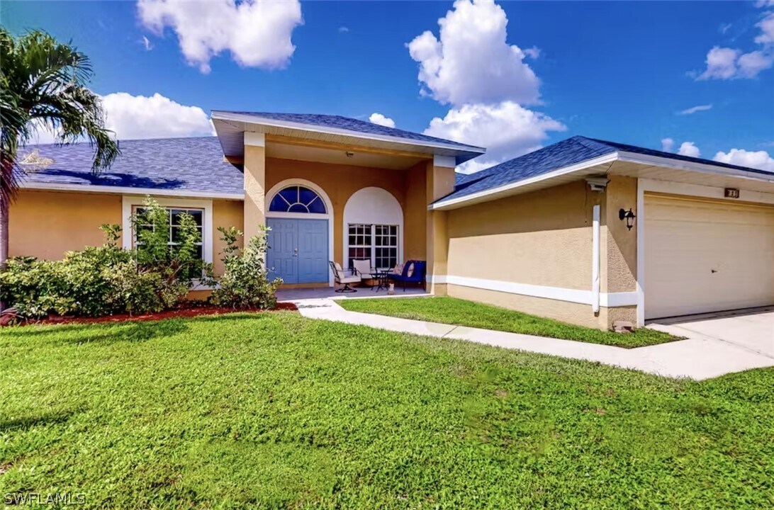 923 SW 28th Terrace in Cape Coral, FL - Foto de edificio