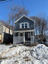 835 Carlysle St in Akron, OH - Building Photo