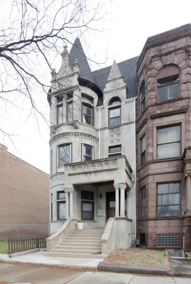 3657 S Michigan Ave in Chicago, IL - Foto de edificio - Building Photo