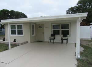 11913 104th St in Largo, FL - Building Photo - Building Photo