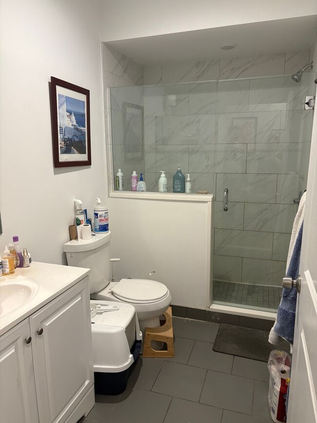 737 S 4th St in Philadelphia, PA - Building Photo - Building Photo