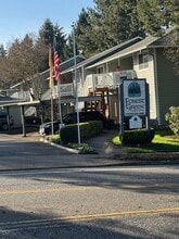 Forest Green Apartments in Beaverton, OR - Foto de edificio - Building Photo