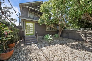 50 Wavecrest Ave, Unit 1 in Venice, CA - Building Photo