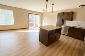 729-731 Deer Haven Ct in Wichita, KS - Building Photo - Building Photo