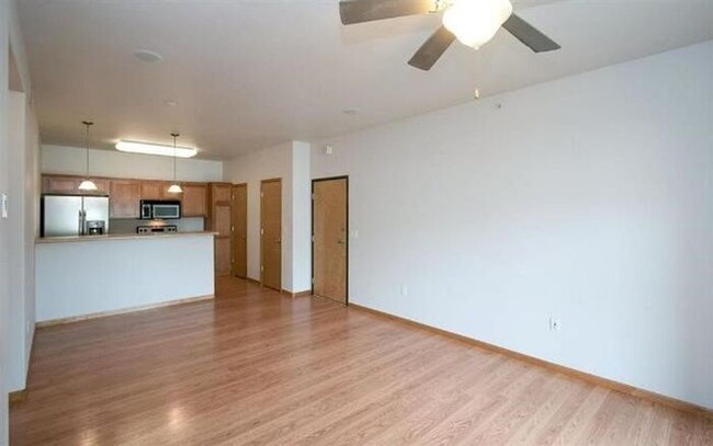 280 Sadler Ln in North Liberty, IA - Foto de edificio - Building Photo