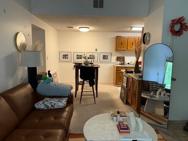 2 Squire Ct in Natick, MA - Building Photo - Building Photo