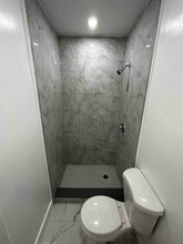 7848 SW 35th Terrace in Miami, FL - Building Photo - Building Photo