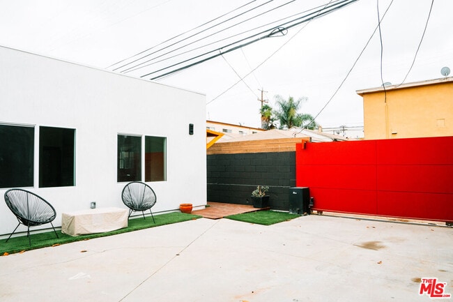 11924 Juniette St in Los Angeles, CA - Building Photo - Building Photo