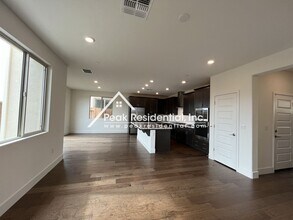 8906 Upbeat Wy in Elk Grove, CA - Building Photo - Building Photo