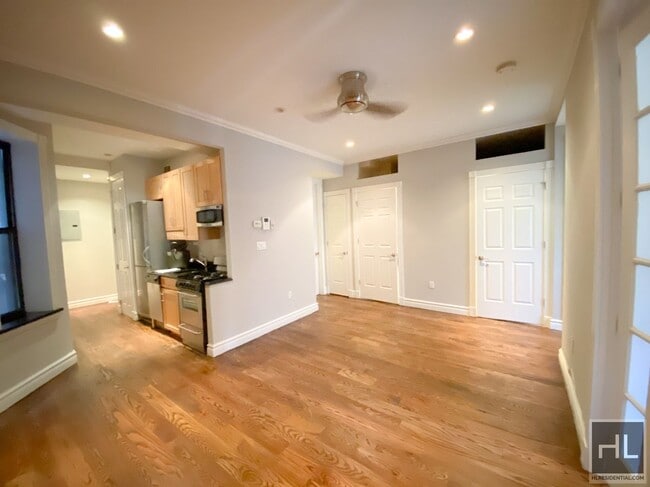 W 128th St, Unit 4D in New York, NY - Building Photo - Building Photo