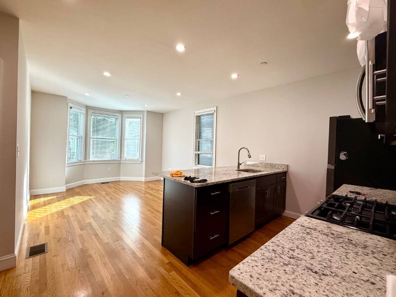 15-17 Plymouth St in Cambridge, MA - Building Photo