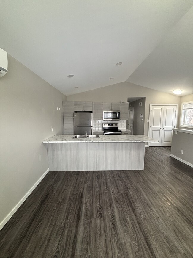 58 Pilgrim Ave in Winnipeg, MB - Building Photo - Building Photo