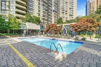 5444 Yonge St in Toronto, ON - Building Photo - Building Photo