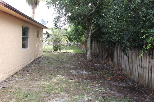 10066 Boynton Pl Cir in Boynton Beach, FL - Foto de edificio - Building Photo