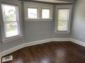 1 W Franklin St in Bound Brook, NJ - Building Photo - Building Photo