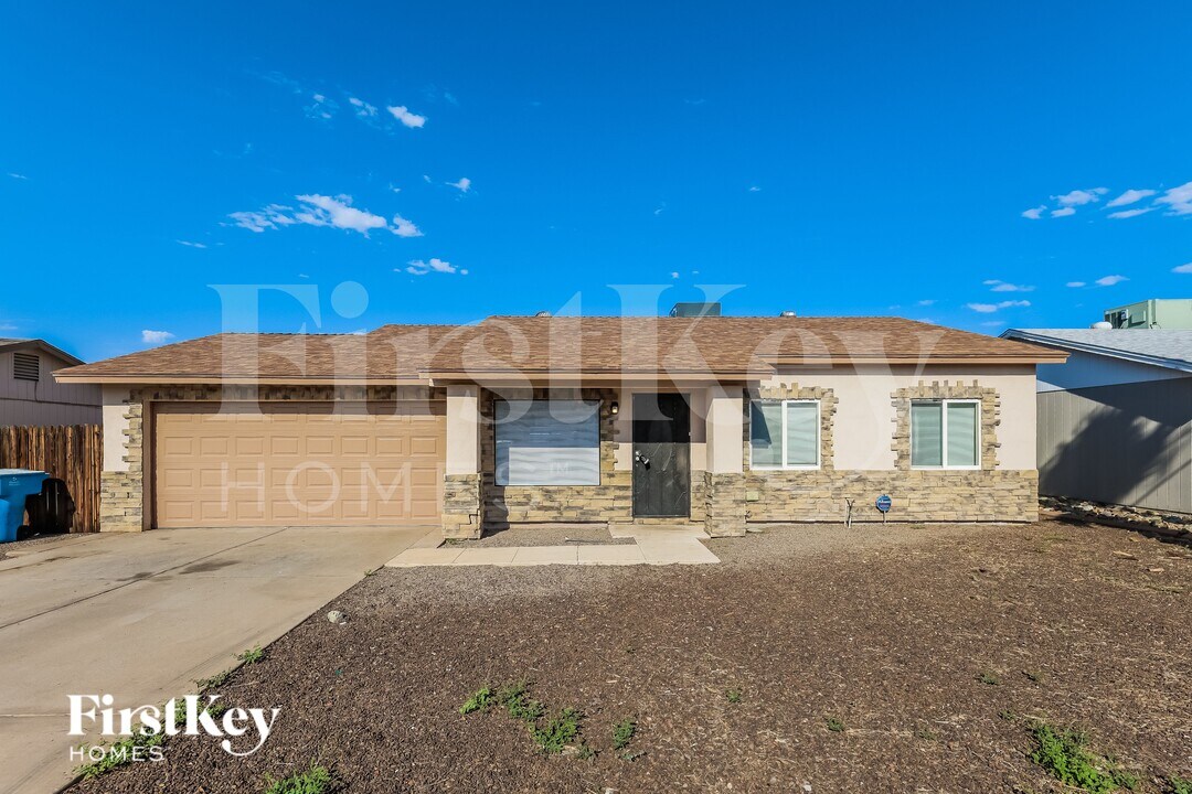 17834 N 33rd Dr in Phoenix, AZ - Foto de edificio