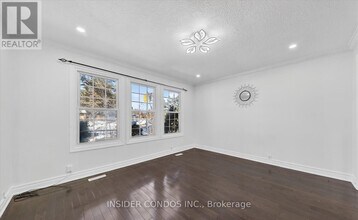 2 John Stoner Dr in Toronto, ON - Building Photo - Building Photo