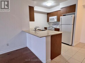 35 Saranac Blvd in Toronto, ON - Building Photo - Building Photo