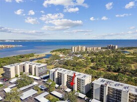 2700 Cove Cay Dr in Clearwater, FL - Building Photo