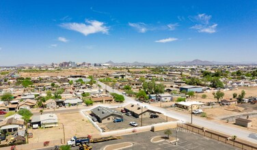 607 W Southgate Ave in Phoenix, AZ - Foto de edificio - Building Photo