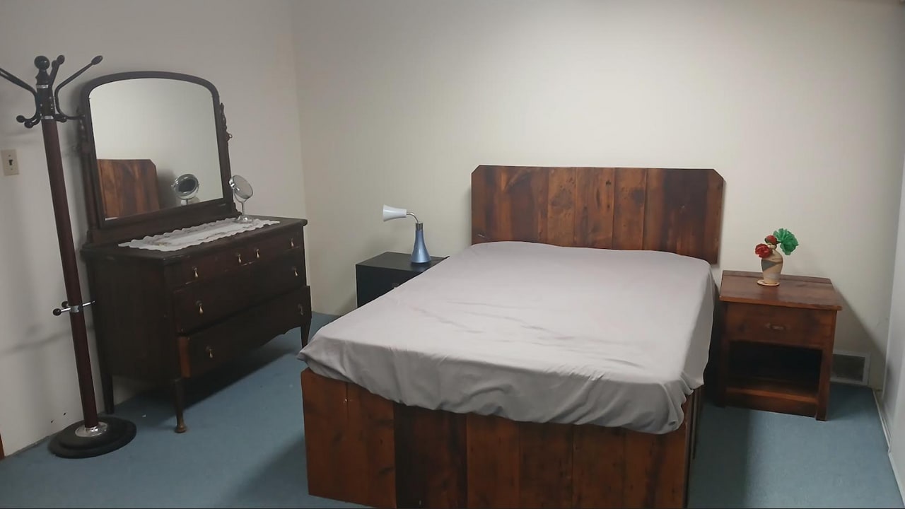 42 Winston Park Blvd in Toronto, ON - Building Photo