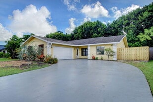 6170 Serene Run in Lake Worth, FL - Building Photo