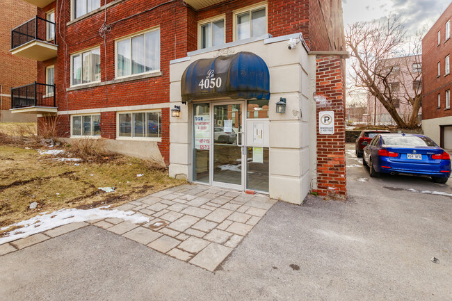 4050 De La Côte-Sainte-Catherine Ch in Montréal, QC - Building Photo - Building Photo