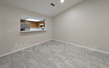 5521 Greatpine Ln N in Jacksonville, FL - Building Photo - Building Photo