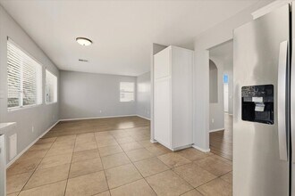 4365 Desert Dancer Way in Las Vegas, NV - Building Photo - Building Photo