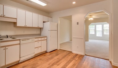 Madison Hall in Clemmons, NC - Building Photo - Building Photo