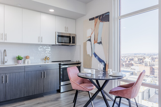 413 Summit in Jersey City, NJ - Foto de edificio - Interior Photo