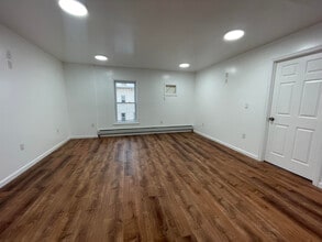 167 3rd St, Unit 2 in Elizabeth, NJ - Building Photo - Building Photo