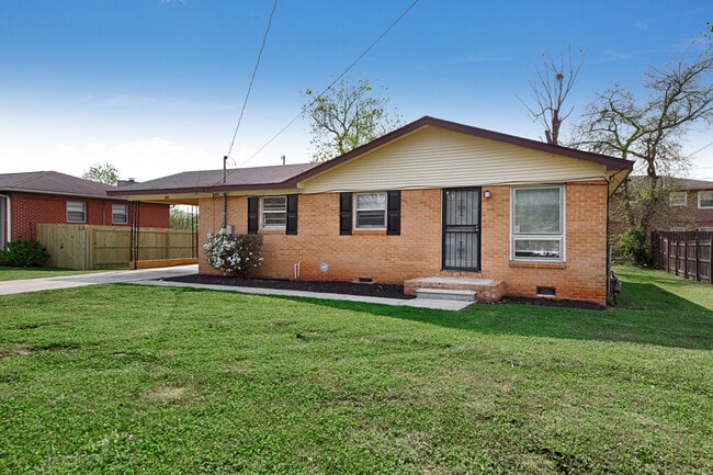 4318 Balwin Dr SW in Huntsville, AL - Building Photo - Building Photo