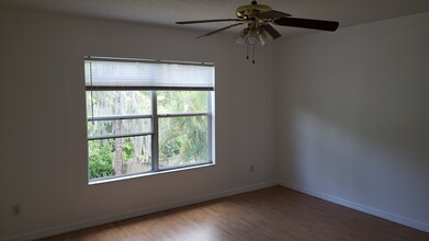 2022 Stone Abbey Blvd in Orlando, FL - Foto de edificio - Building Photo